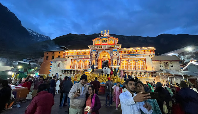 https://vsquareholidays.com/uploads/Badrinath Tour Package