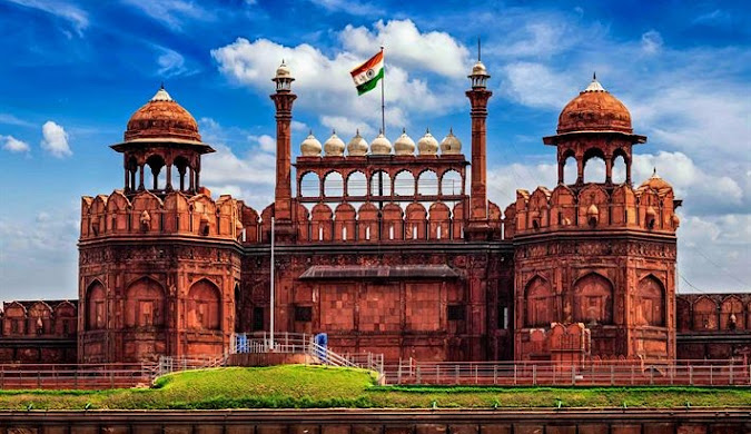 https://vsquareholidays.com/uploads/Delhi Tour Packages